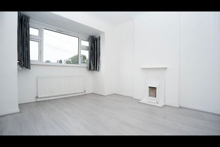 3 Bed Terraced House, Sherwood Avenue, SW16 - Photo 3