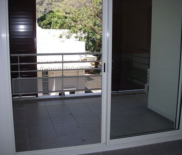 Location Appartement 2 pièces 43m² ST DENIS 97400 - Photo 2