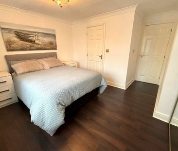 The Stakes - Photo 5