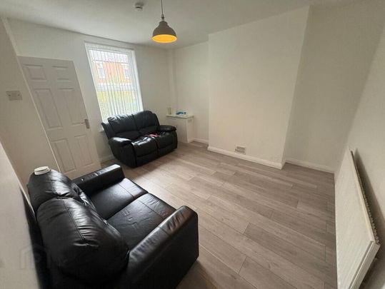 30 Ebor Drive, Belfast, BT12 6NL - Photo 1