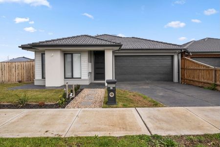 Spacious Family Living in a Convenient Location - Photo 4