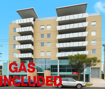 Stylish modern apartment in prime Preston location gas included! - Photo 3