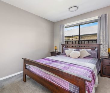 Modern Family Living in Sought-After Heritage Parc - Swim Spa, Duct... - Photo 6