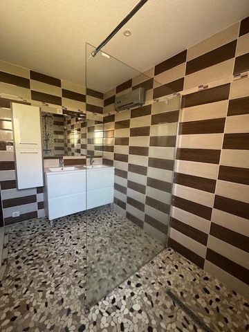 Location Maison 4 pièces 130m² LATOUR BAS ELNE 66200 - Photo 4