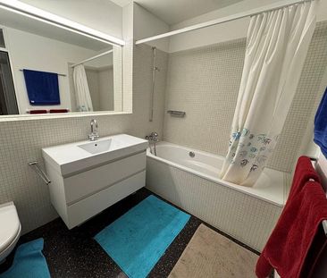 Moderne und grosszügige 2.5-Zimmerwohnung in Zürich-Affoltern - Photo 2