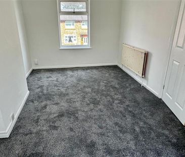 3 Bedroom Semi-Detached House For Rent in Cambrai Crescent, Manchester - Photo 5