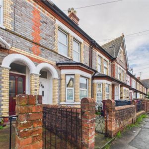 3 bedroom terraced house to rent - Photo 2