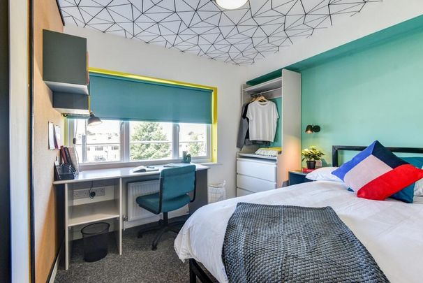 1 bedroom in a house share to rent - Photo 1