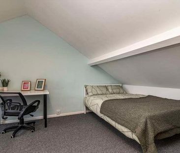 Modern Bedroom House, LN5 - Photo 6