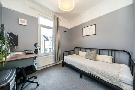 Ashbourne Road, Tooting, CR4 - Photo 3