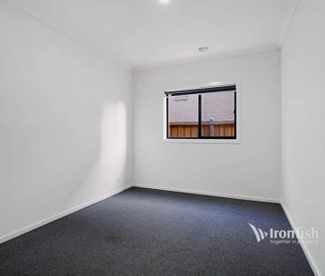 4 Bed, 2 Bath - Photo 5