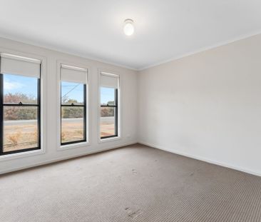 Low-Maintenance 3-Bedroom Home in a Convenient Location - Photo 3