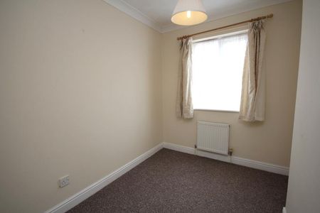 3 Bedroom House to let - Photo 4