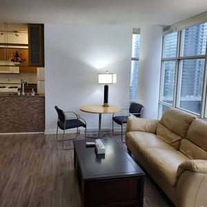 DOWNTOWN TORONTO CONDO RENTAL - Photo 2