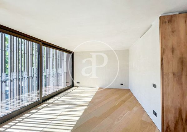 Apartment for Rent on Paseo Mallorca