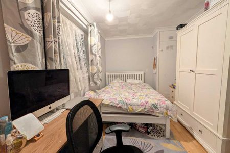 Horns Lane - Photo 2