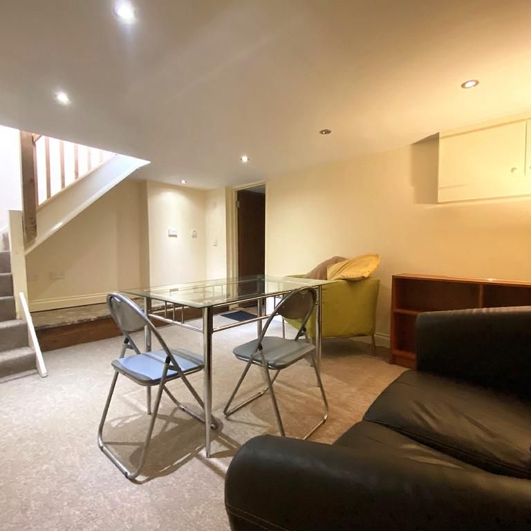 3 bedroom flat to rent - Photo 1