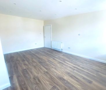 1 Bed Flat- TO LET- Northwood Hills-HA6 - Photo 4