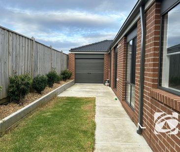 FAMILY HOME WITH MODERN FEATURES – IDEAL LOCATION - Photo 2