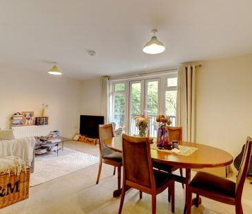2 bedroom apartment to rent - Photo 2