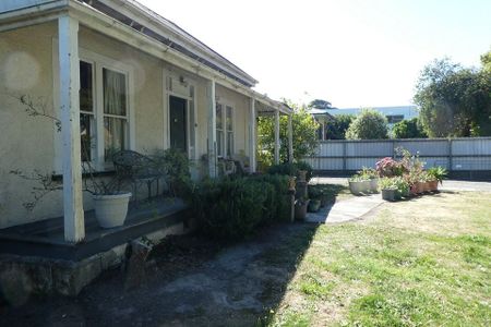 Charming 1BR Flat in Phillipstown - Photo 3