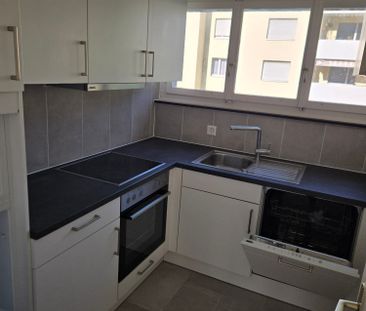 Frisch renovierte 4.5-Zimmer-Wohnung mit Bergblick in Linthal - Foto 4