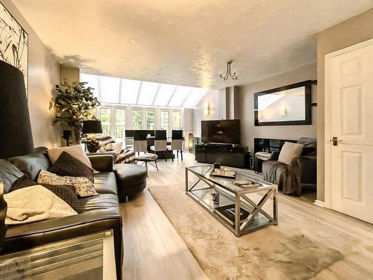 3 bedroom end of terrace house to rent - Photo 1