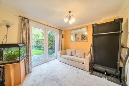 4 bedroom detached house to rent - Photo 2