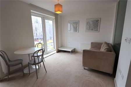 Furnished Studio Apartment in the Spectrum Development, with its unique, modern and functional design, and close proximity to Manchester's Deansgate area. - Photo 4