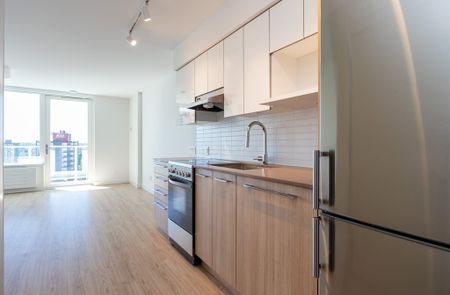 1108 Pendrell Street, Vancouver - Photo 2
