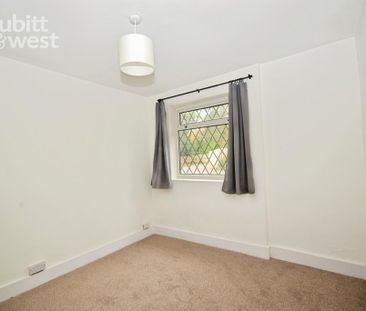 2 bedroom end of terrace house to rent - Photo 5