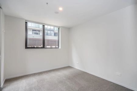 One Bedroom Apartment, Resort Style Living - Photo 2