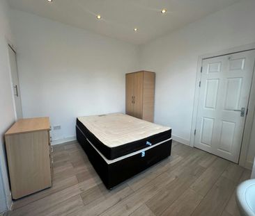 House share to rent on - Photo 2