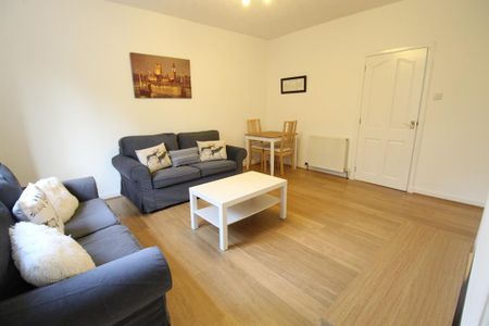 1 bedroom flat to rent - Photo 2