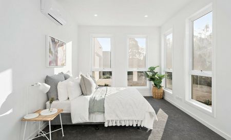 Mesmerising Two Storey Townhouse - Photo 3