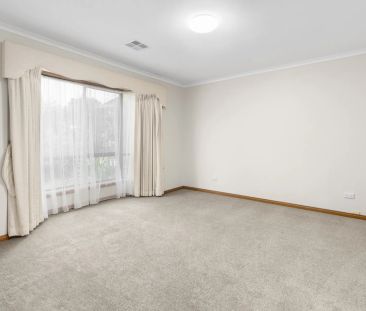 Well-Maintained Family Home in the Heart of Werribee - Photo 5