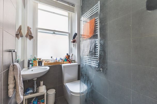 Studio Flat, Barkston Gardens, SW5 - Photo 1