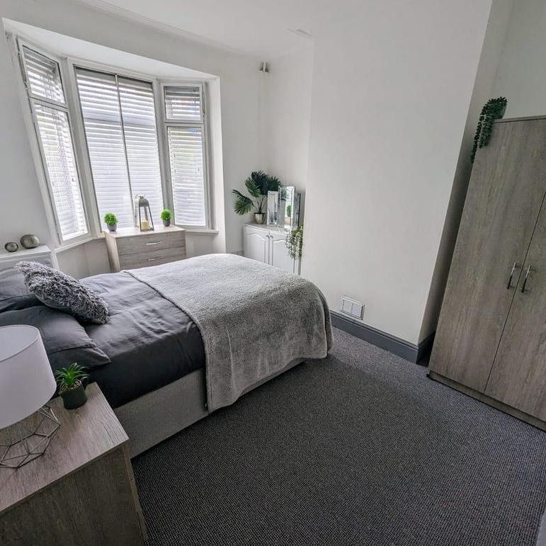1 bedroom in a house share to rent - Photo 1