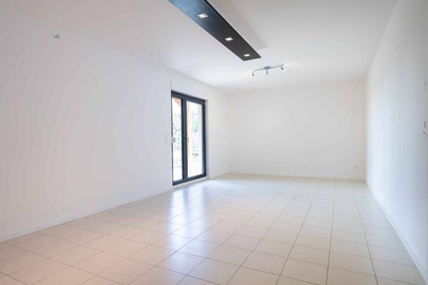 Beautiful villa for rent - Photo 1