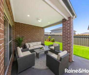 MODERN 4 BEDROOM HOME WITH ALL THE EXTRAS - Photo 6