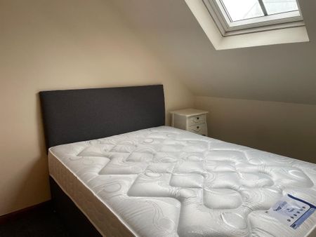 4 bedroom flat to rent - Photo 5