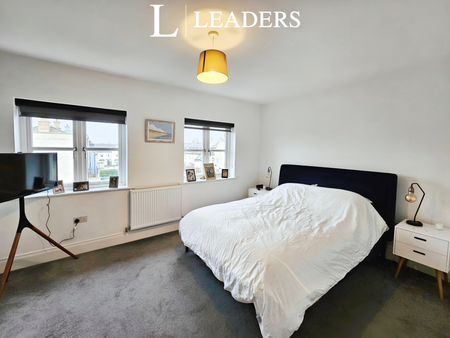 4 bedroom town house to rent Kettering Road, Stamford - Photo 3