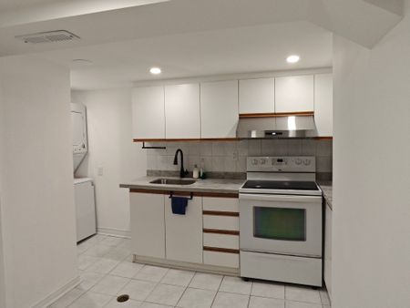 For Lease - 17 Boundy Crescent, Toronto, Ontario - Photo 3