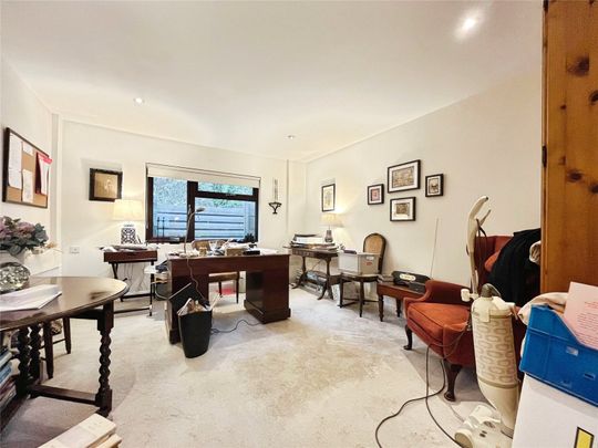 Vicarage Crescent, Egham, Surrey, TW20 9JP - Photo 1