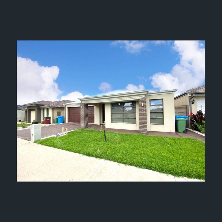 Beautiful and spacious family home. - Photo 1