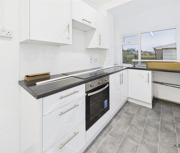 Highfield Avenue, Cheadle, Stoke-On-Trent ST10 1JW - Photo 4