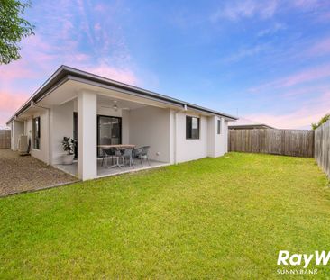 Spacious Family Living with Ducted Aircon - Photo 5