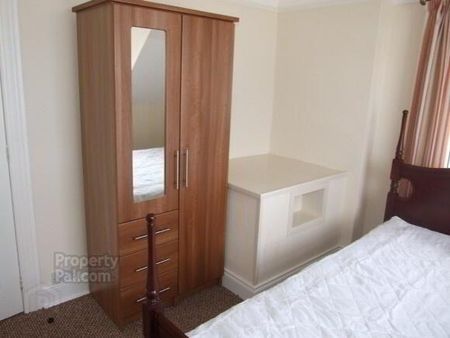 1 Strand Road (Student Let ), Portstewart, BT55 7LS - Photo 4