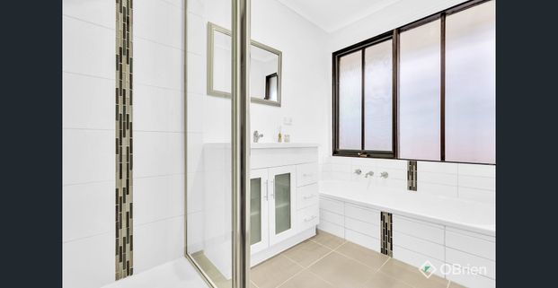 Comfortable Family Home in a Convenient Werribee Location. - Photo 1