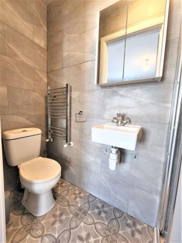 Property to rent - Photo 2